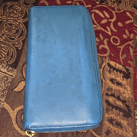 Authentic Prada long zip around bow wallet - Picture 7 of 12